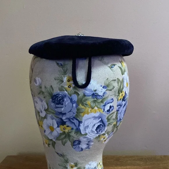 VTG 40’s Navy Blue Velvet Hearts Heart Rhinestones Fascinator Hat - Picture 7 of 9